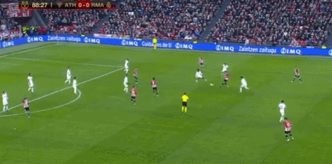 第16分钟，黄政宇禁区内解围时不慎滑倒，杰克逊-欧文抢断后兜射破门