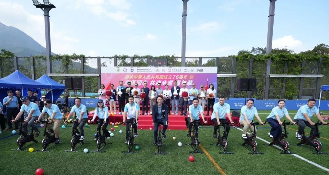 太阳报：贝克汉姆在一家高档酒吧举办派对，庆祝自己封爵